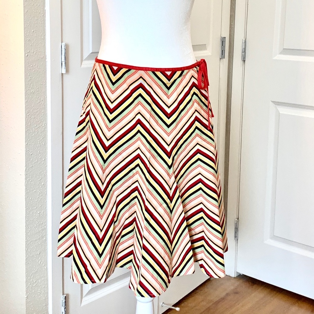 Multi-colored zig-zag stripe Ann Taylor Loft skirt
